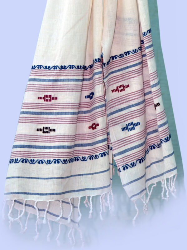 Cream rectangular handwoven cotton stole - Image 3