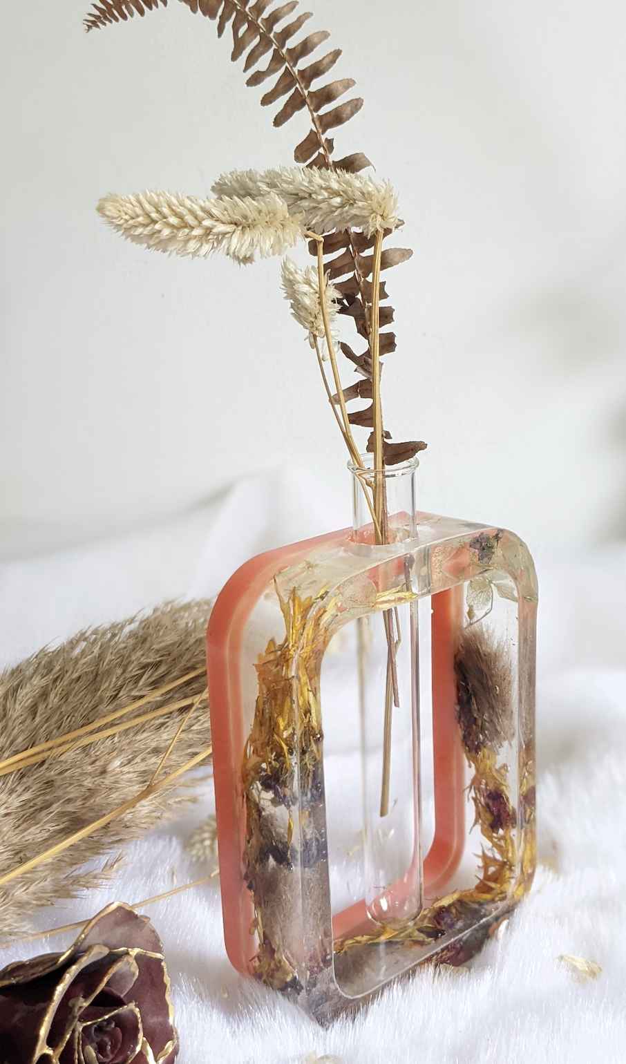 Resin floral vase mintorie