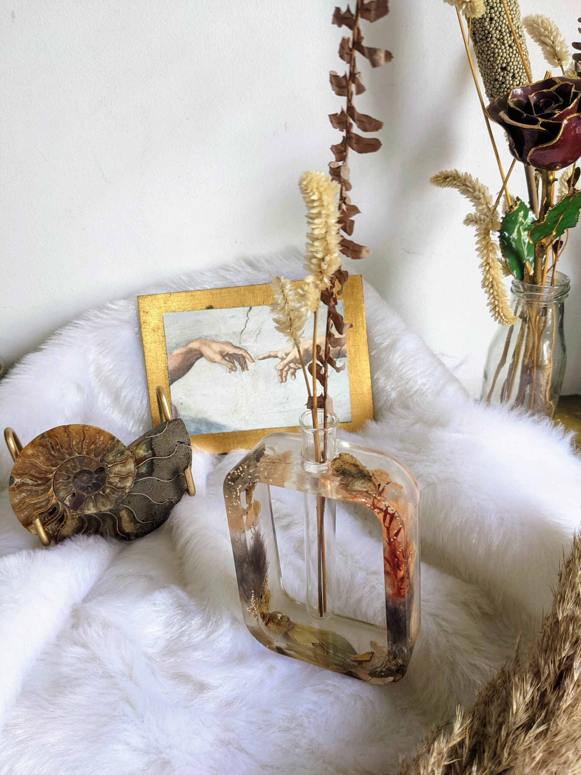 Resin floral vase mintorie