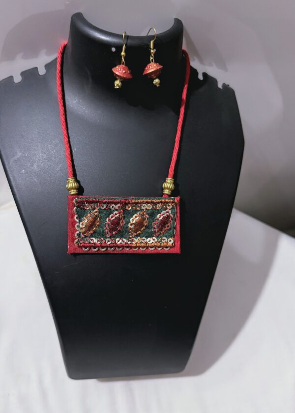 Glamvila Handcrafted Traditional Necklace Set with Earrings, Red and Green Embroidered Design