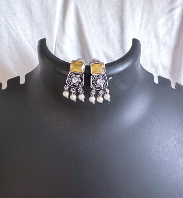 Elegant Golden Stone sJewellery Set - Image 4