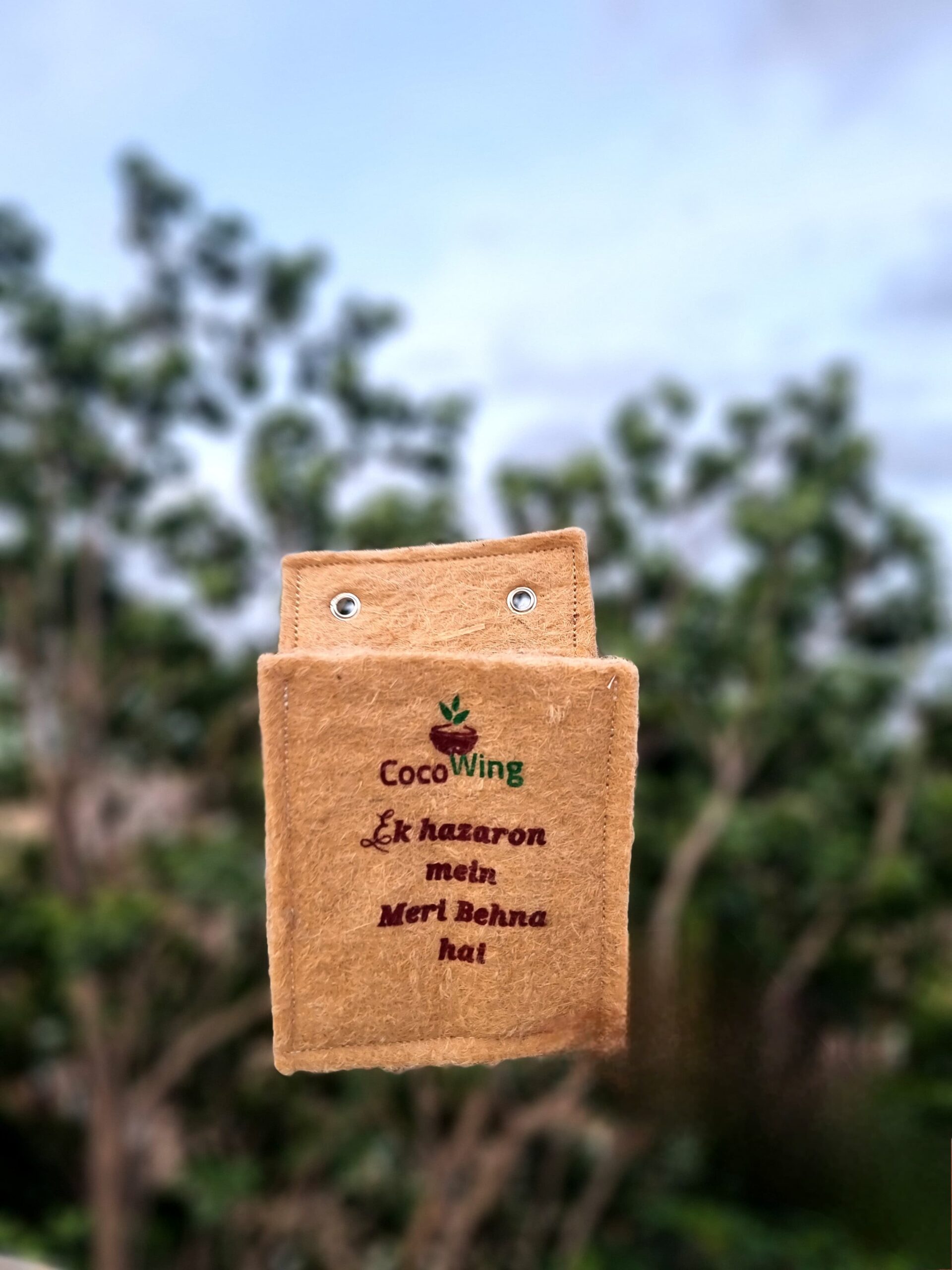 CocoWing Wall Hanging – “Ek Hazaron Mein Meri Behna Hai” Sister Gift